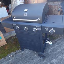 Alcove 3 Burner Bbq With Side Burner. 