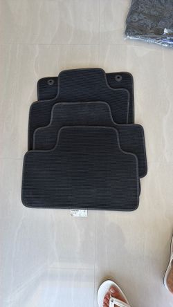 Volvo XC40 OEM textile (carpet) floor mat set.