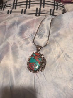 Beautiful womens necklace!!