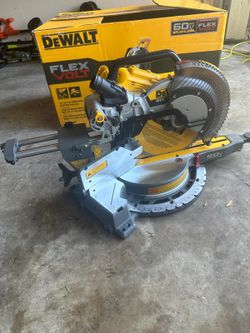 DeWalt 12 in sliding 60 volt tool only new