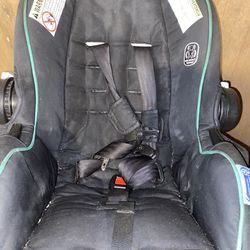 SnugRide SnugLock 35 Infant Car Seat