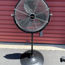 Utilitech 20-in 120 -Volt 3 -Speed High Velocity Indoor/Outdoor Black Pedestal Fan New 