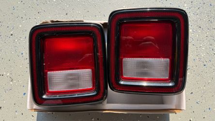 Jeep Wrangler JL OEM Tail Lights / Tail Lamps – Factory Pair