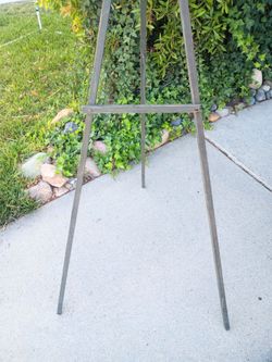 Easel Wood