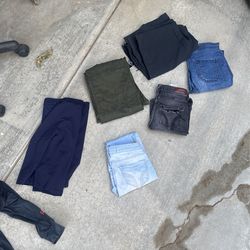 TEEN/WOMENS CLOTHING SMALL-MED