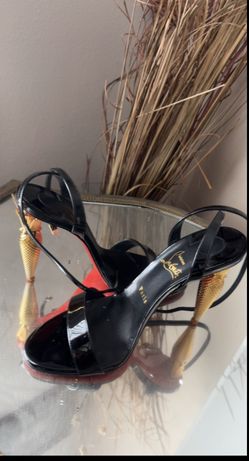 Christian Louboutin Heels Size 40 (10)