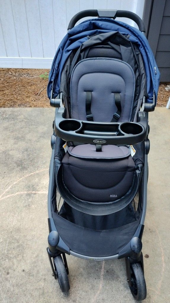 Graco Modes Sit And Sleep, Rear View facing And Forward View Facing Stroller , Like New Move Out Sale