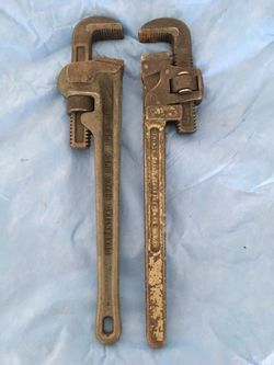 Pipe wrench