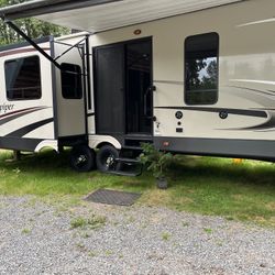 RV 