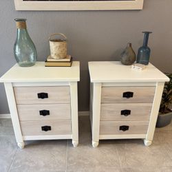 2 Night Stands White 