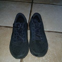 Womens Brooks Shoes Sz 7