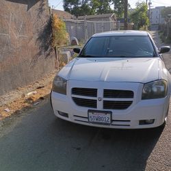 2006 Dodge Magnum RWD Sport Wagon