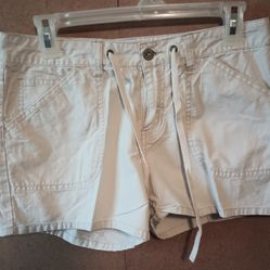 Union Bay Light Khaki Shorts Sz 4 $5 MPU SERIOUS INQUIRIES ONLY 