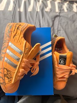 hellstar x adidas super star