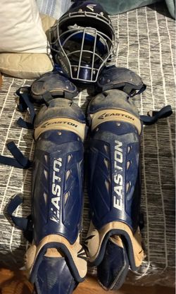 Easton Catcher Helmet Catcher with shinguards