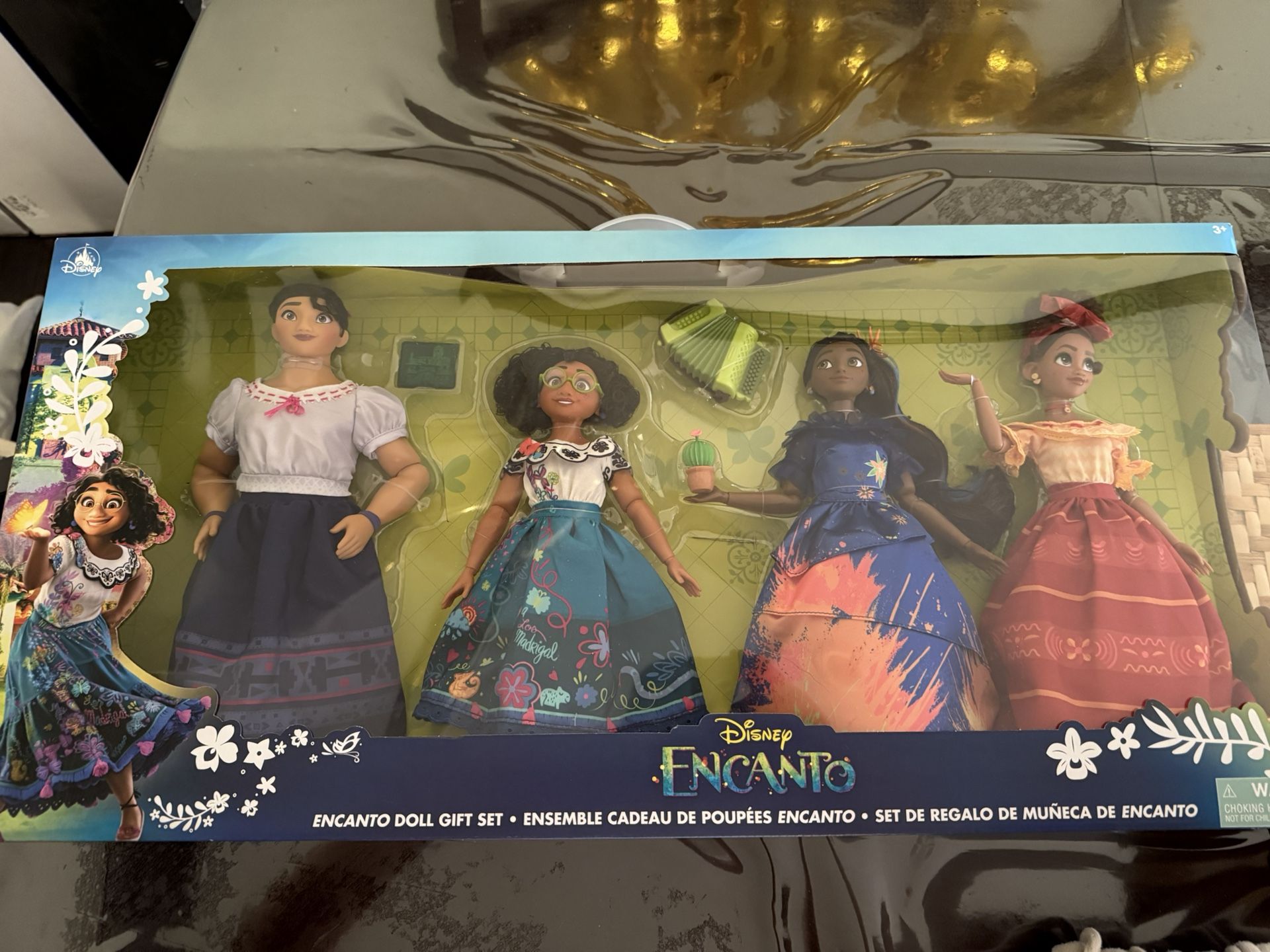 ENCANTO HOLIDAY DOLL SET
