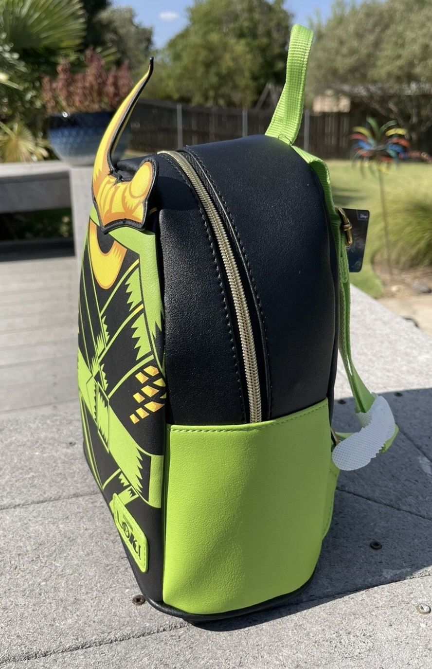 Funko Marvel Studios Loki Sylvie Blacklight Mini Backpack  display picture 1