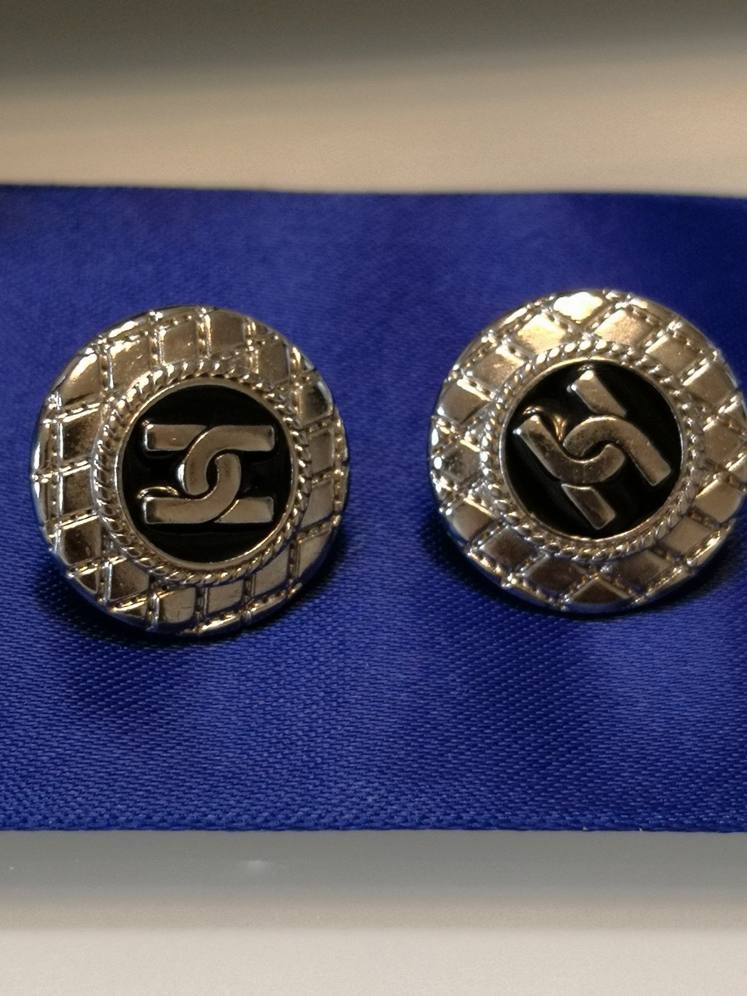 New earrings mail only.