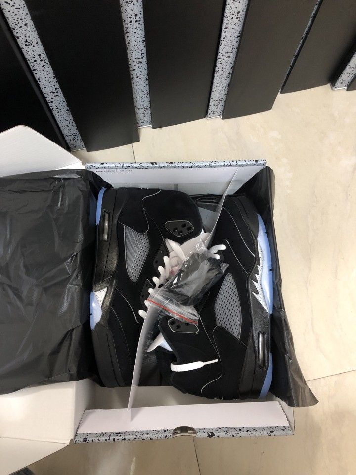 Air jordan 5s Black Metallic Reimagined more colors available