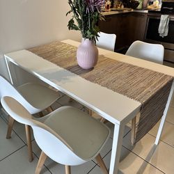 White Dining table (NO CHAIRS)