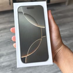 iPhone 16 Pro Max