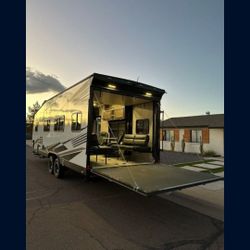 2022 Genesis Supreme Toy Hauler 23ss 