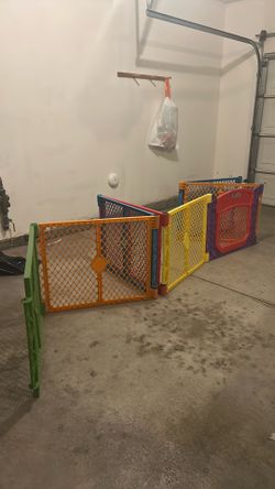 Animal or baby fence