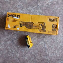 DEWALT  Saw