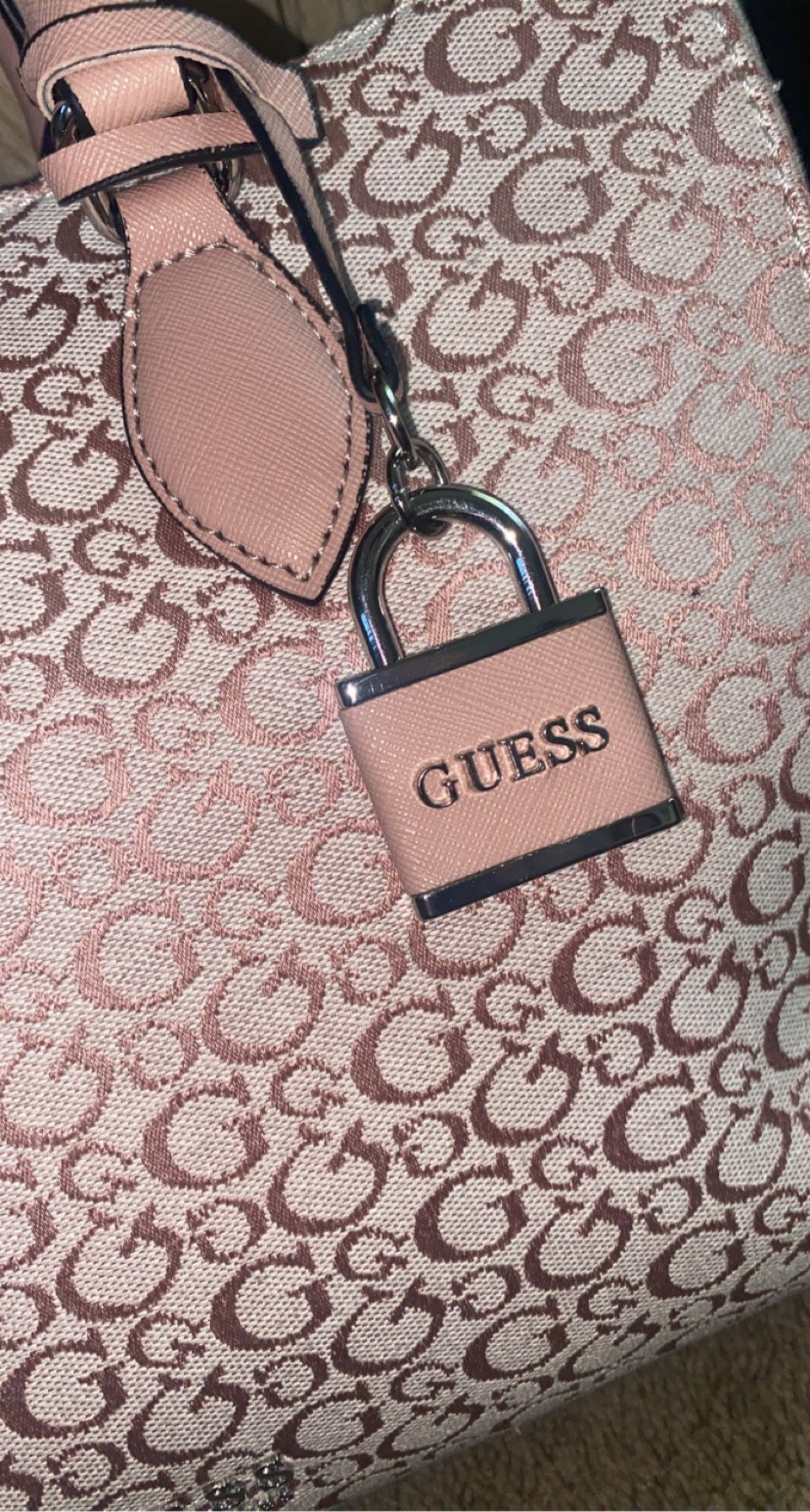 Guess Tote Bag for Sale in Clovis, CA - OfferUp