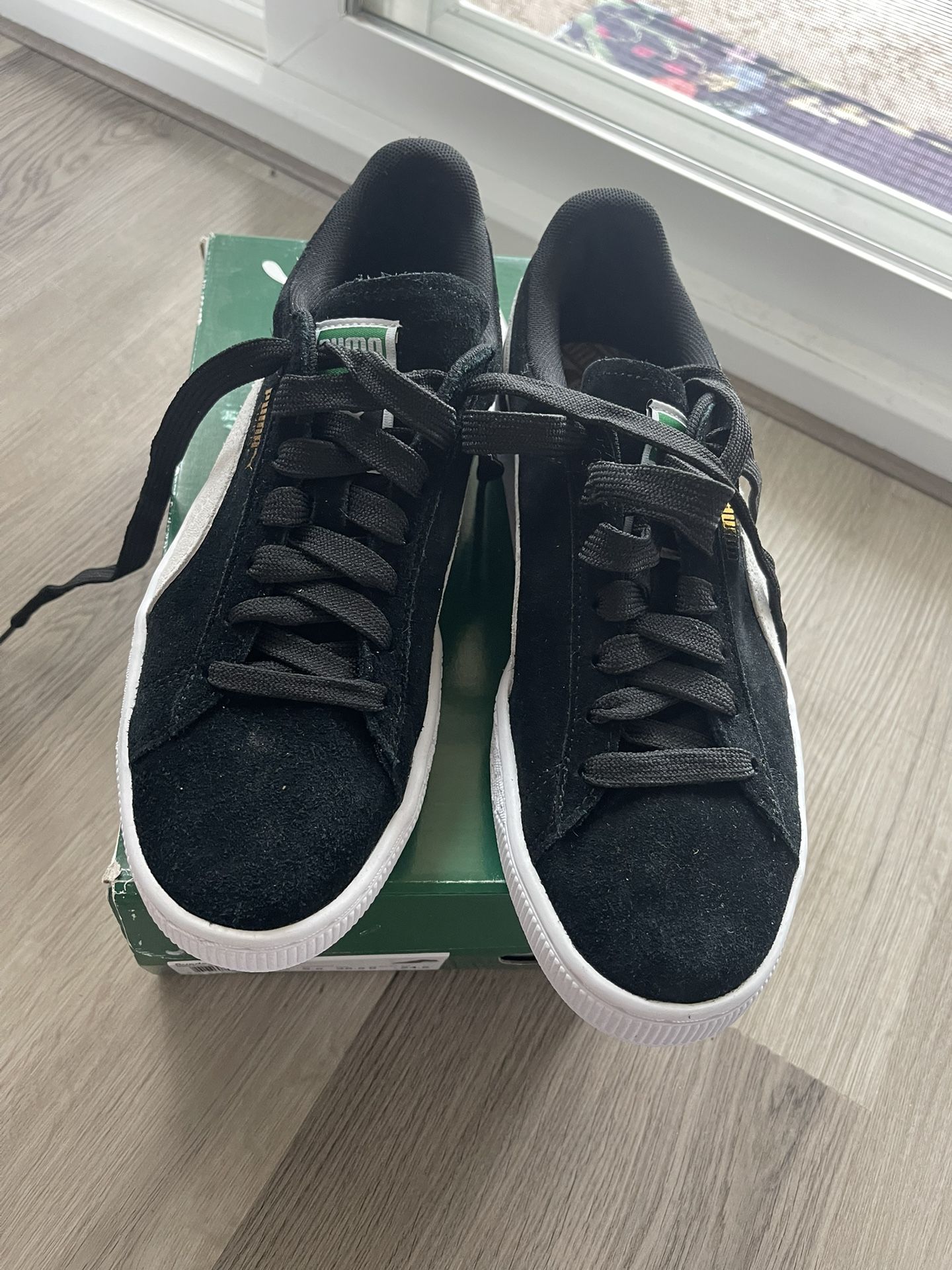 Women’s Puma Size 8