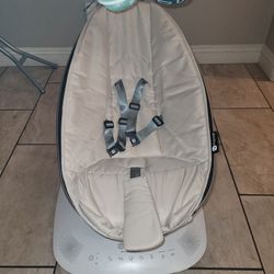 4moms Mamaroo Baby Swing