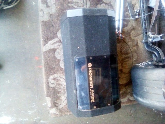 Pioneer 10 Bandpass Box Subwoofer