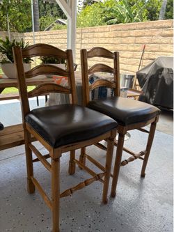 NICE CHAIRS!