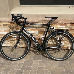 Adult Hybrid-Road Bike commuter 