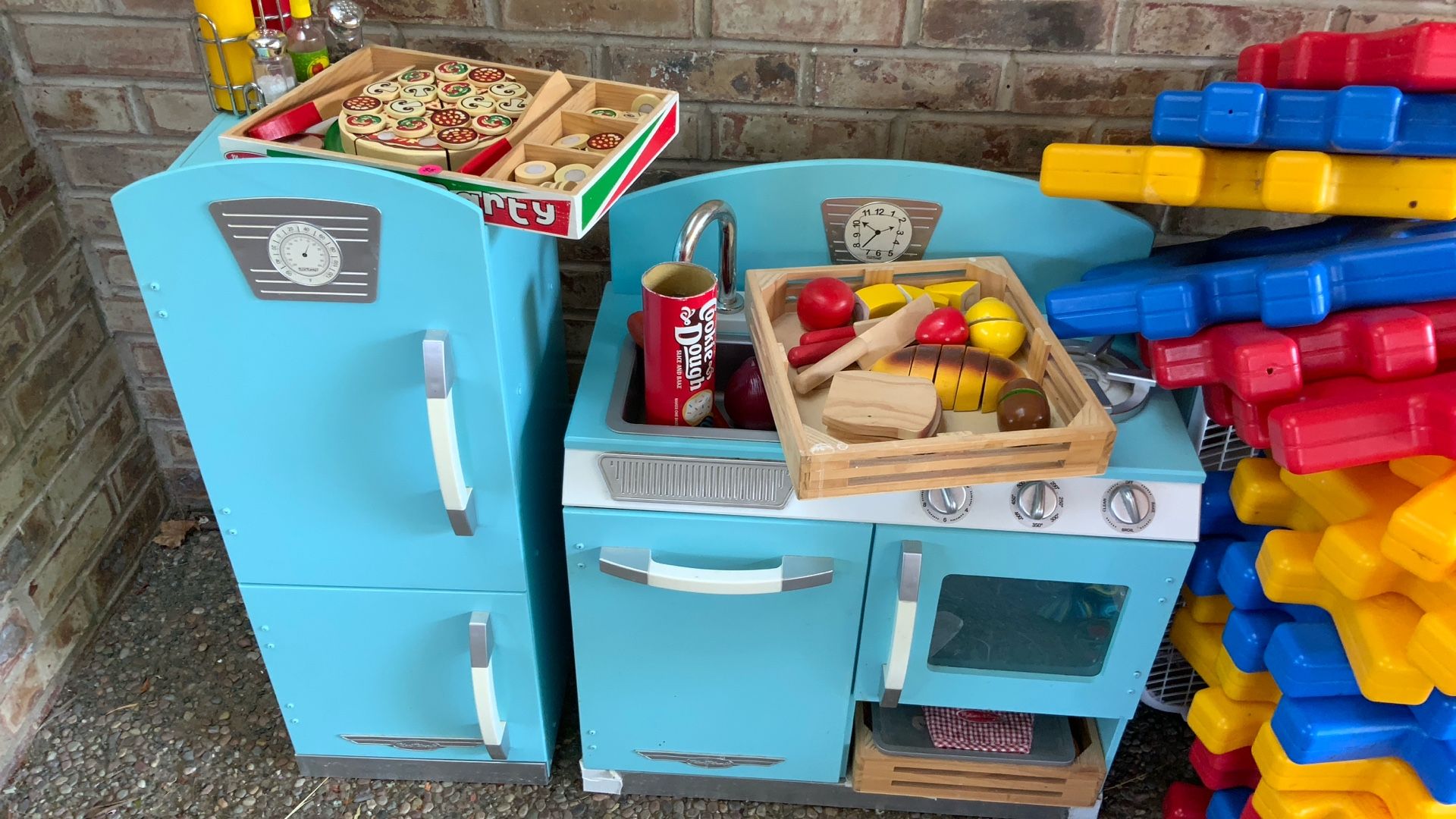 Melissa And Doug Kitchen With Accessories!f