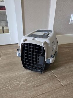 Small Pet Carrier
 🐾