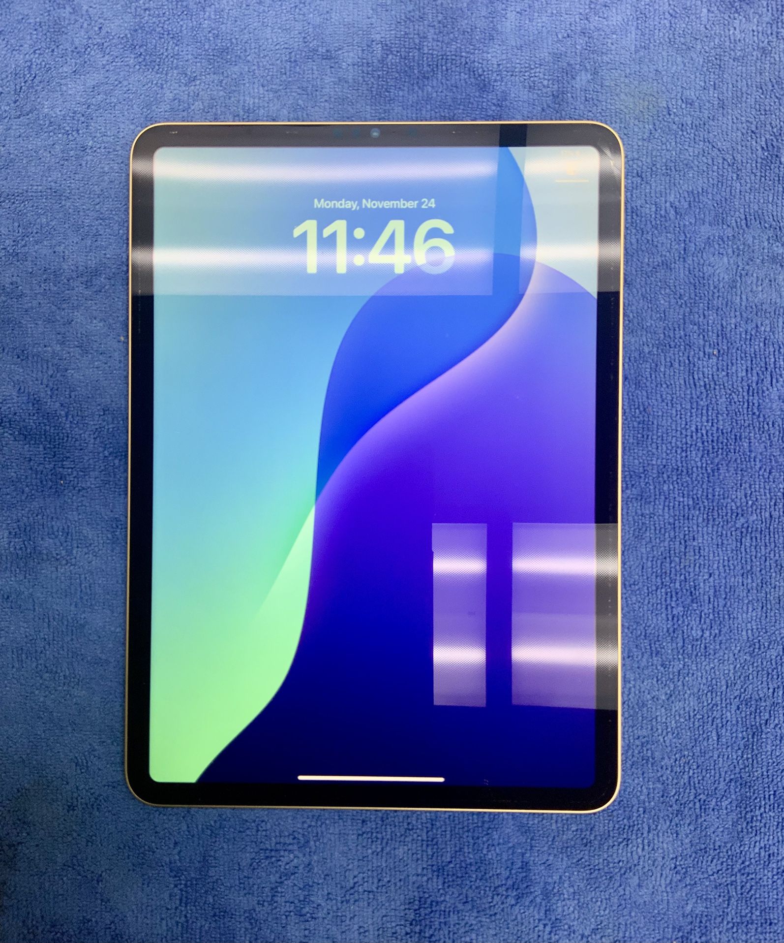 Apple iPad Pro 11 Inch Cracked Screen 4th Gen 256 GB Memory Storage E Reader Tablet Tab Wifi Bluetooth Touchscreen Apps iOS Intelligence USB Face ID 