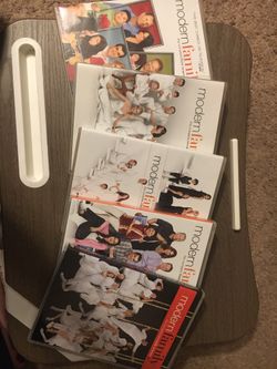 Modern Family Seasons 1-4, 7