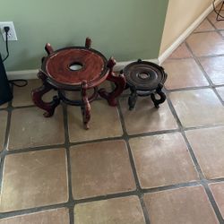 Oriental  Style That Holds  Pots For Plants