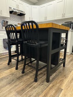 IKEA Vadholma kitchen island & stools
