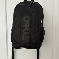 Oakley Enduro 3.0 20L Black Backpack 