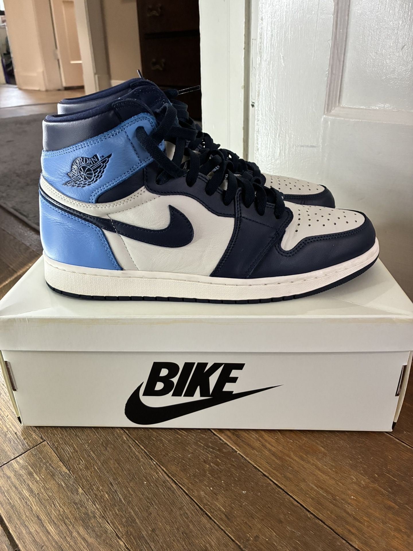 Jordan 1 Obsidian 