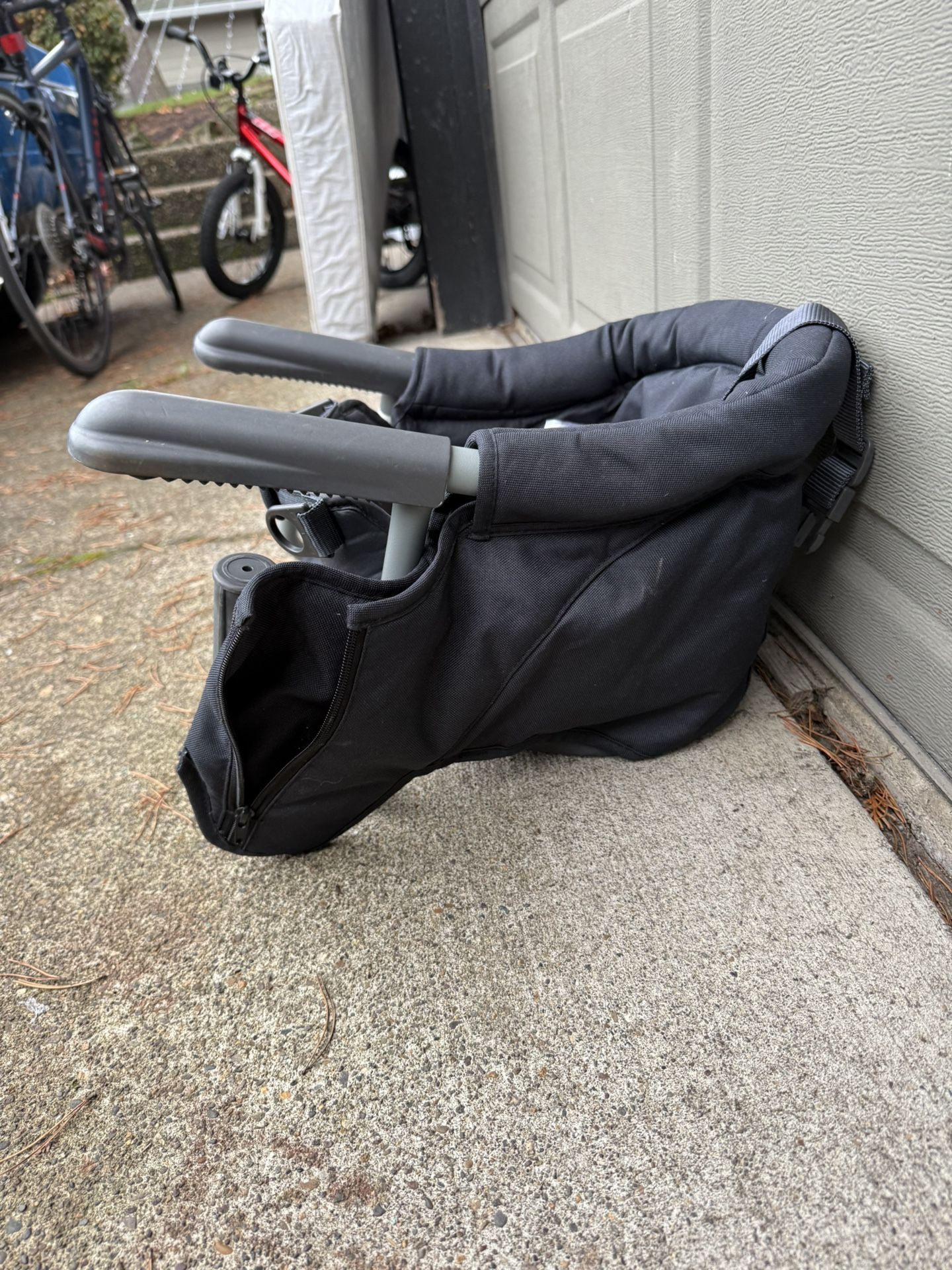 2× Inglesina Fast Table Chairs – Clamp-On Baby Seats (Black)