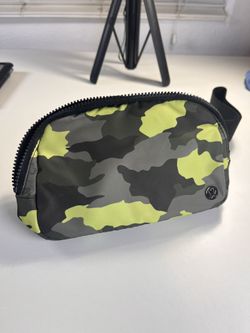 lululemon Everyday 1L OG Fanny Waist Hip Pack belt bag Camo Neon NWOT