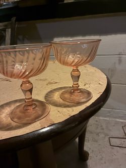 VINTAGE PINK GLASSWARE LOT