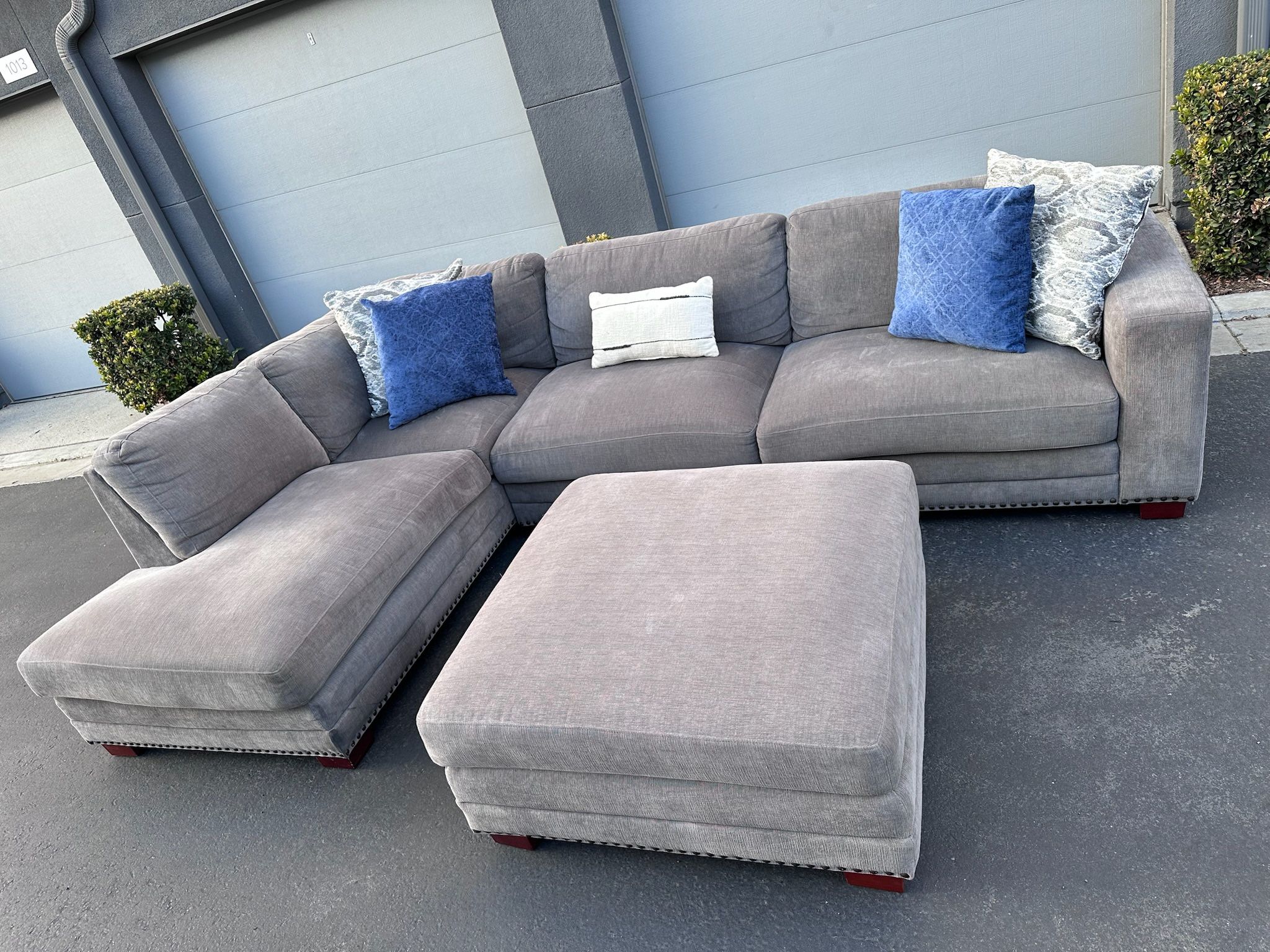 Grey Sectional Couch With Ottoman