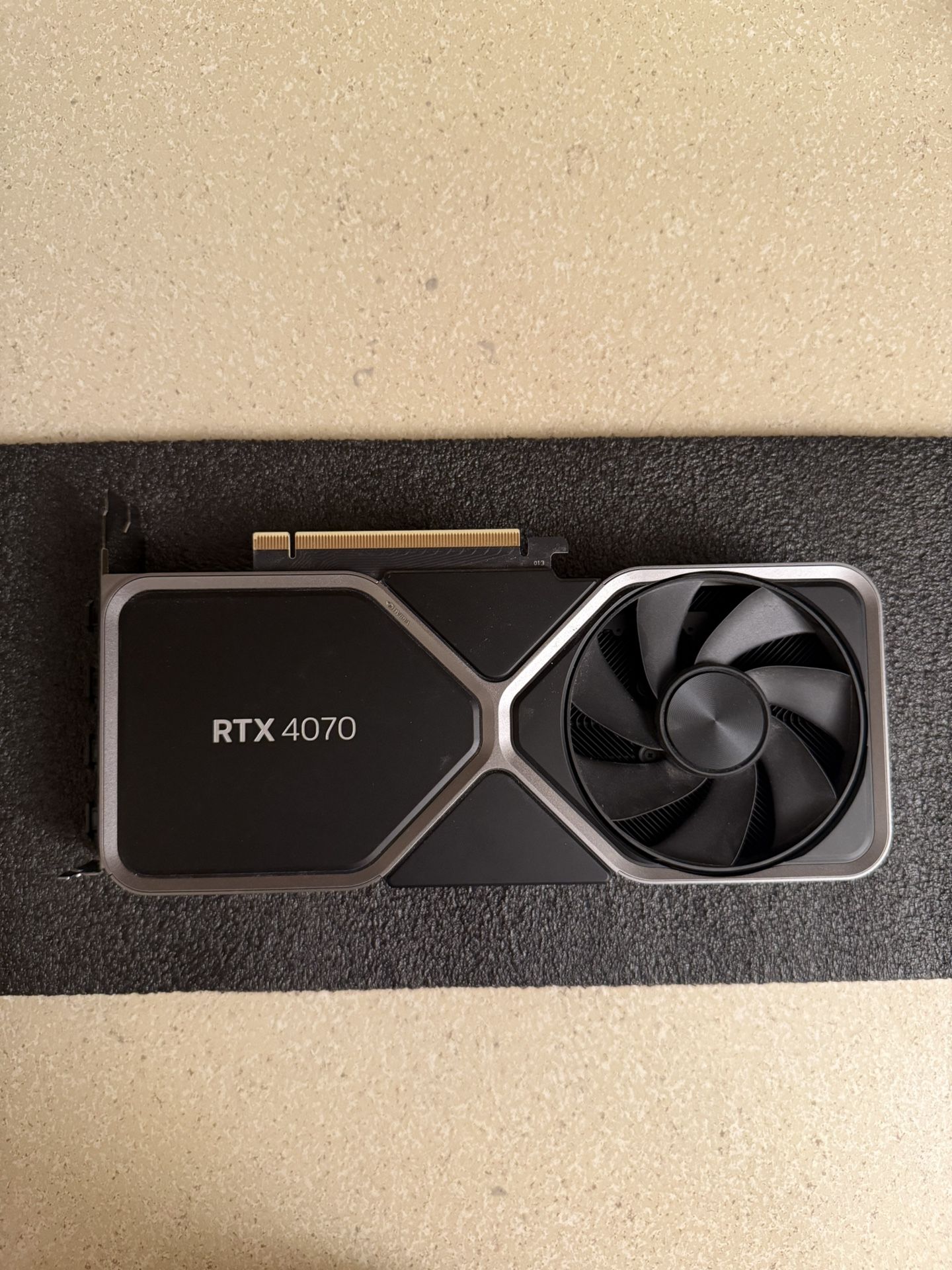 Nvidia GeForce RTX 4070 Founders Edition 12GB GDDR6 Graphics Card