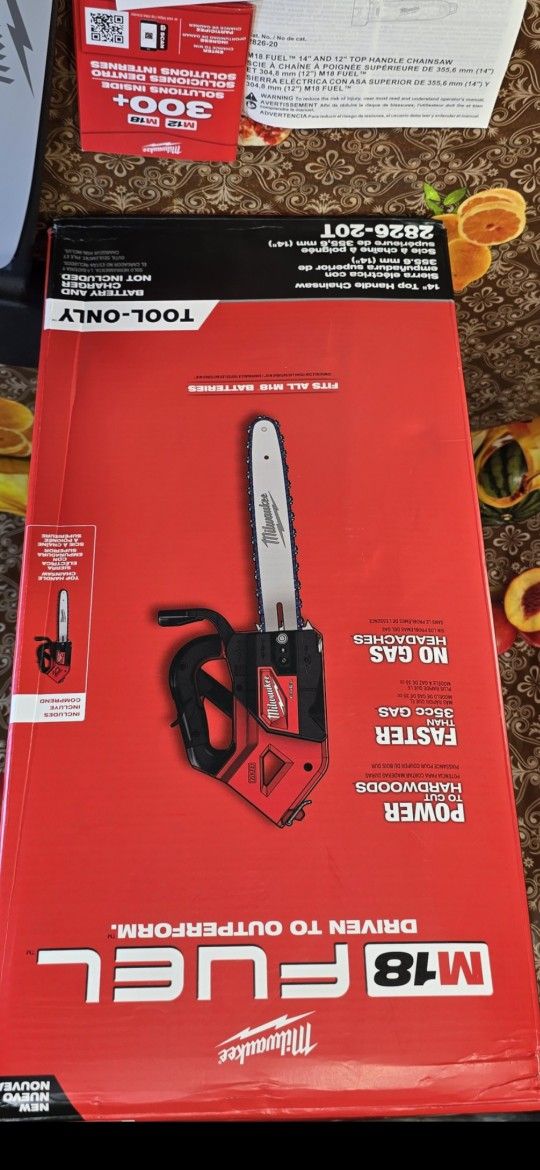 Milwaukee
M18 FUEL 14 in. 18V Lithium-Ion Brushless Cordless Battery Top Handle Chainsaw (Tool Only)