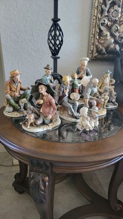 8 Piece. Porceline De Arte Crafstmen Figurines