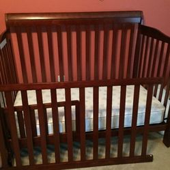 DELTA children Crib / Toddler Bed With Mattress